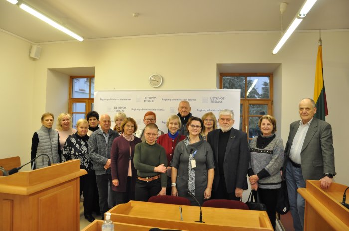 Regionų administraciniame teisme – šiltas Medardo Čoboto trečiojo amžiaus universiteto klausytojų vizitas